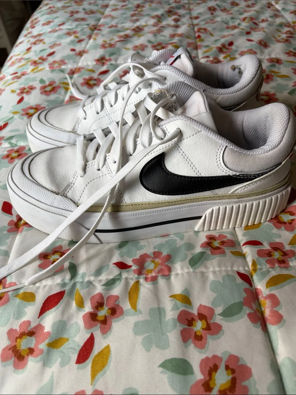 Nike Court Legacy Lift Women’s Sneakers